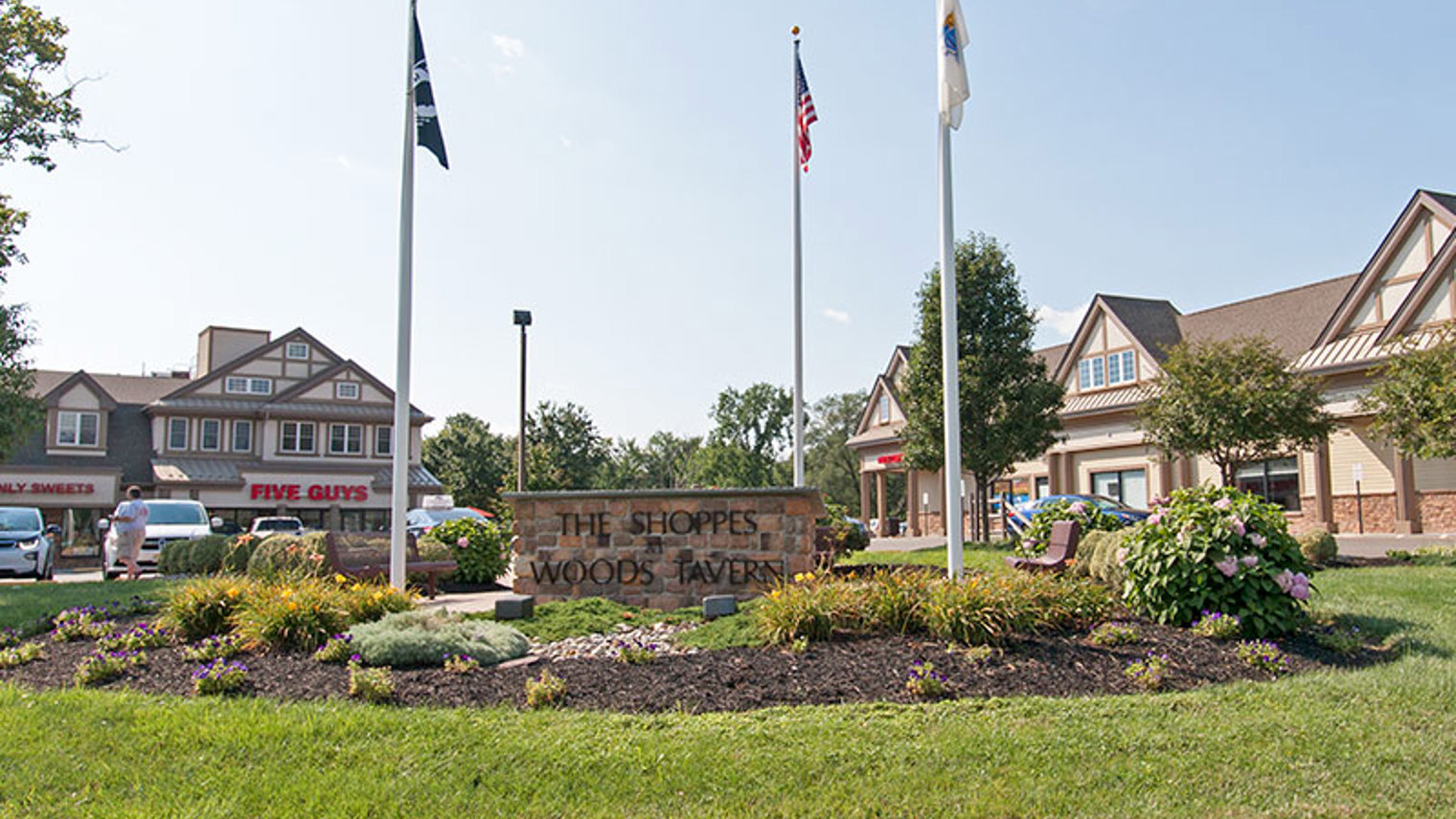 The Shoppes at Woods Tavern