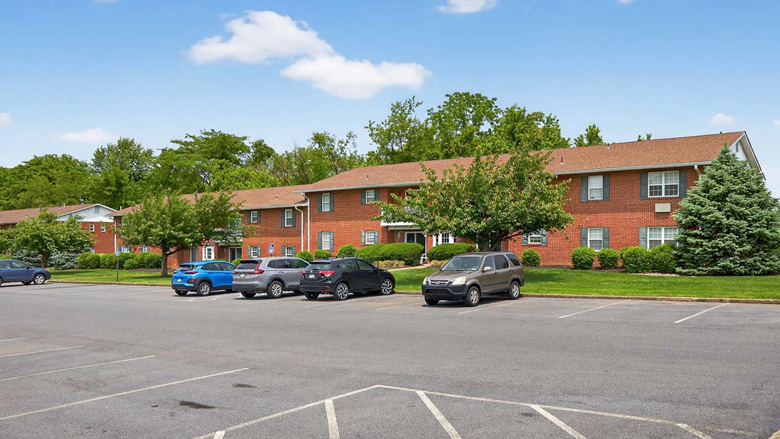 The Meadows at Lehigh 1-2 bedroom apartments and 3-bedroom townhomes with parking in Bethlehem, PA – Meadows at Lehigh