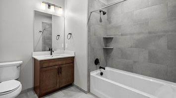 Monte View at Pohatcong Luxury elevator building apartment second bathroom with a tub/shower in Pohatcong Twp, NJ – Monte View at Pohatcong