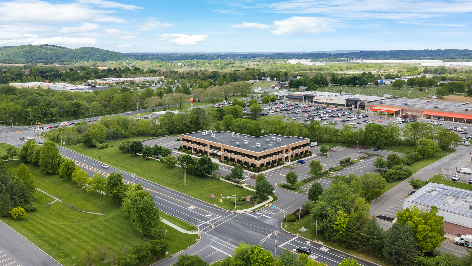 Greenwich Commons Bird's-eye view of Greenwich Commons commercial office property near Route 22 in Stewartsville, NJ