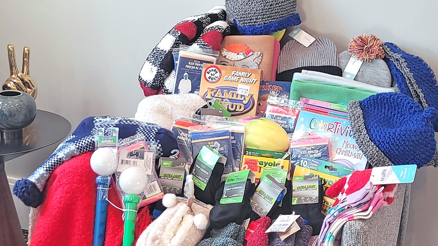 Larken Associates Gives Back During Annual #LarkenCares Drive Throughout Residential Portfolio