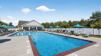 The Reserve at Copper Chase Garden apartments with outdoor pool in York, PA – The Oaks at Copper Chase