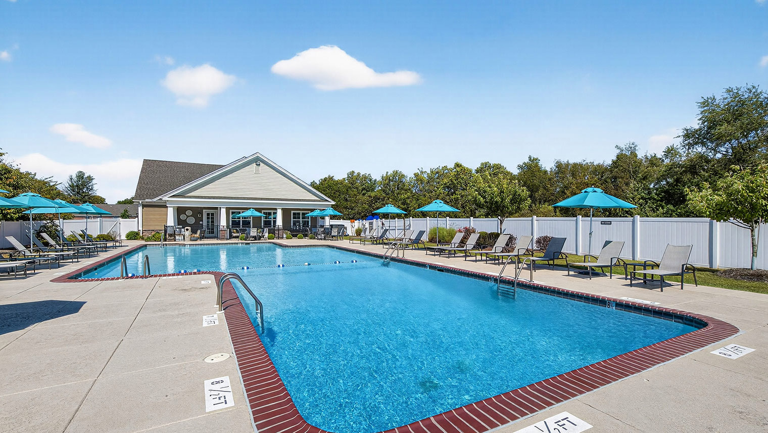 The Reserve at Copper Chase Garden apartments with outdoor pool in York, PA – The Oaks at Copper Chase