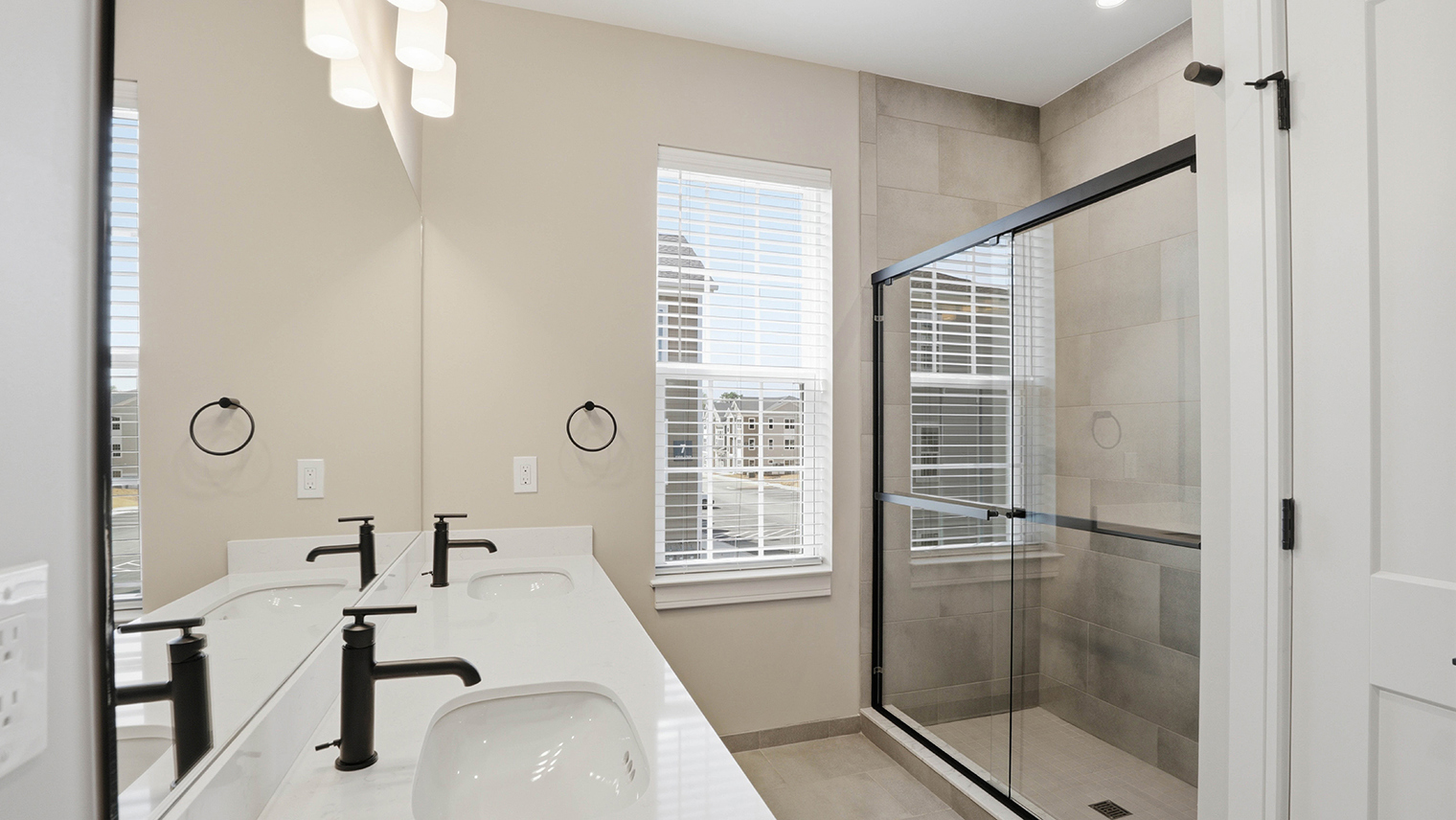 Trailside Village Aspen Primary Bath 2