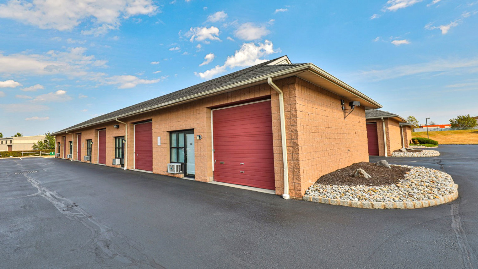 Larken Mini Office Warehouse HBC Larken Mini Office Bldg 3
