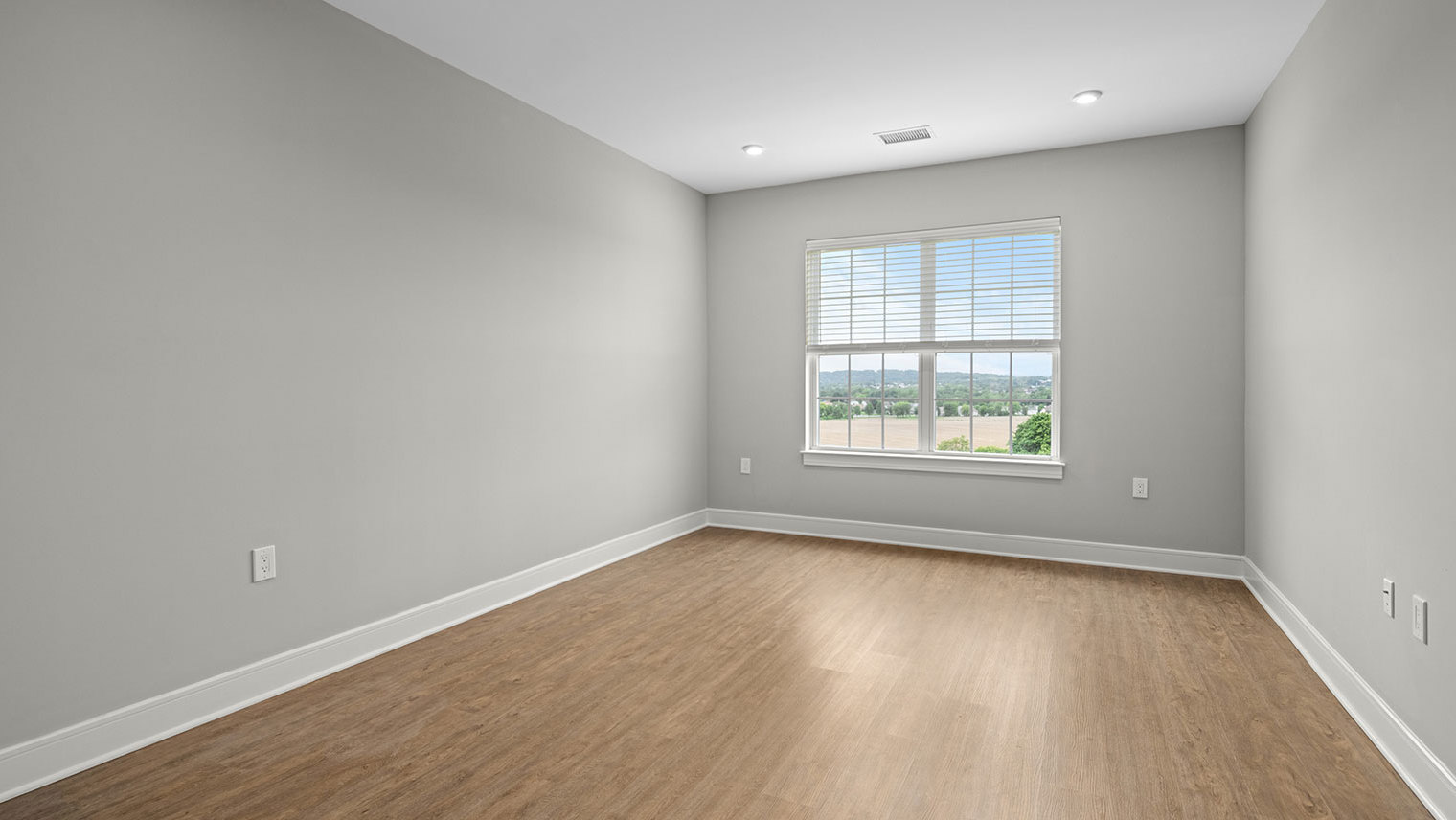 Monte View at Pohatcong Luxury elevator building apartment primary bedroom in Pohatcong Twp, NJ – Monte View at Pohatcong