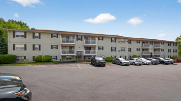 The Hills at Lehigh 1 and 2 bedroom apartments for rent with parking in Bethlehem, PA – Hills at Lehigh