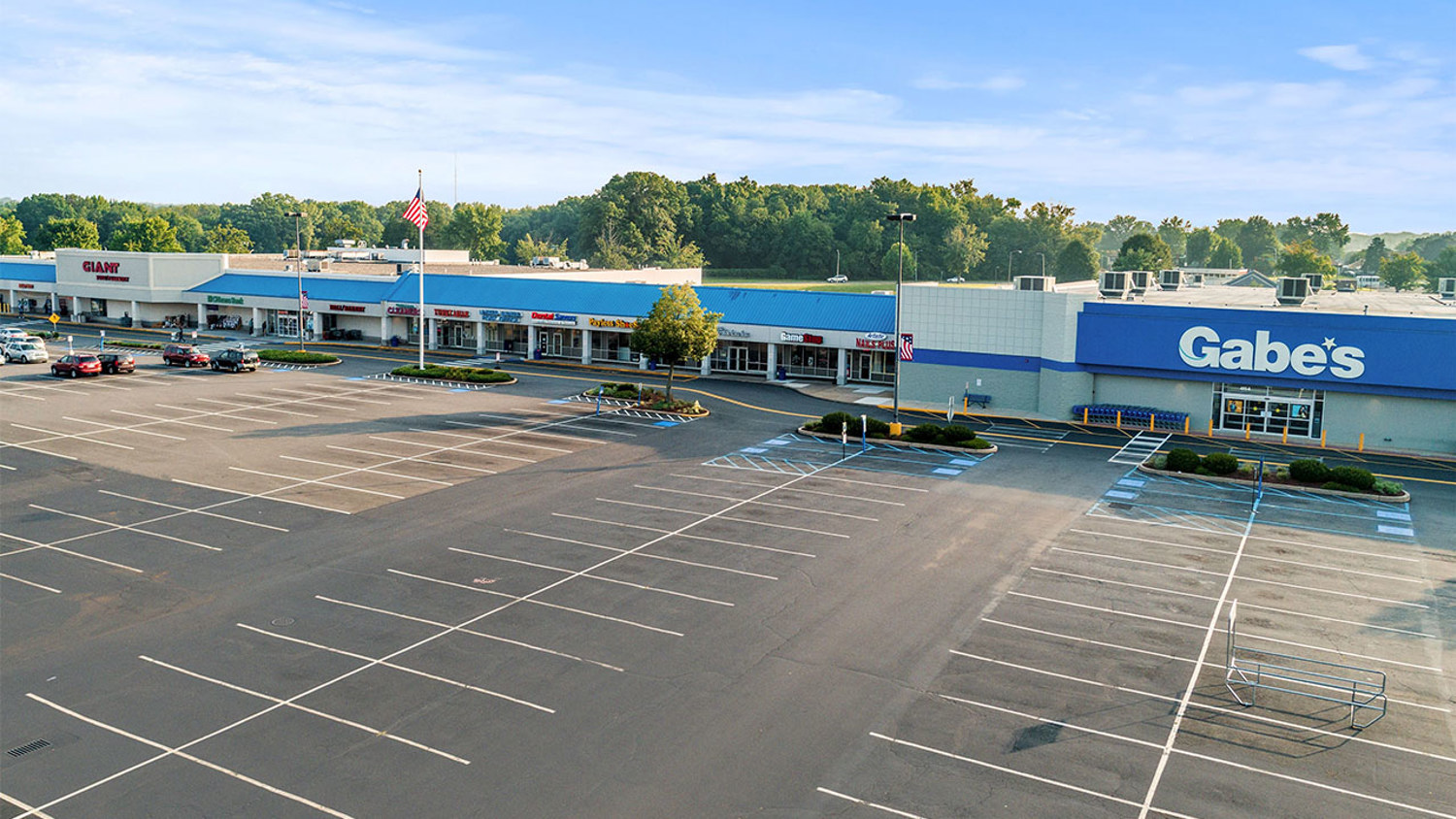 Larken Associates Negotiates Over 13,000 Square Feet in Commercial Lease Renewals at Bucks County Shopping Center in Pennsylvania