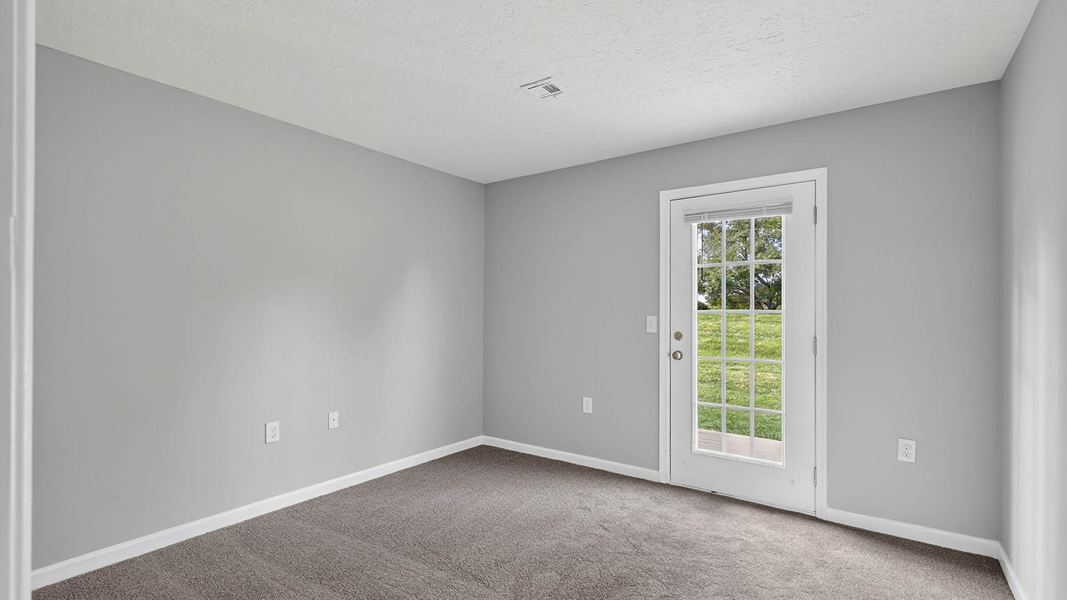 The View at Mackenzi Garden apartment second bedroom in York, PA – The View at Mackenzi