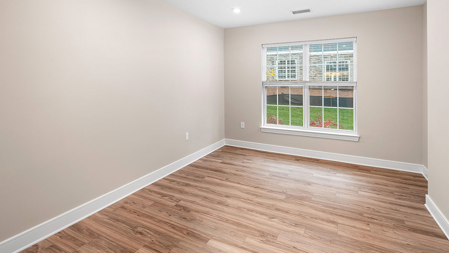 The Ridge at Readington Pet friendly apartment primary bedroom in Whitehouse Station, NJ – The Ridge at Readington