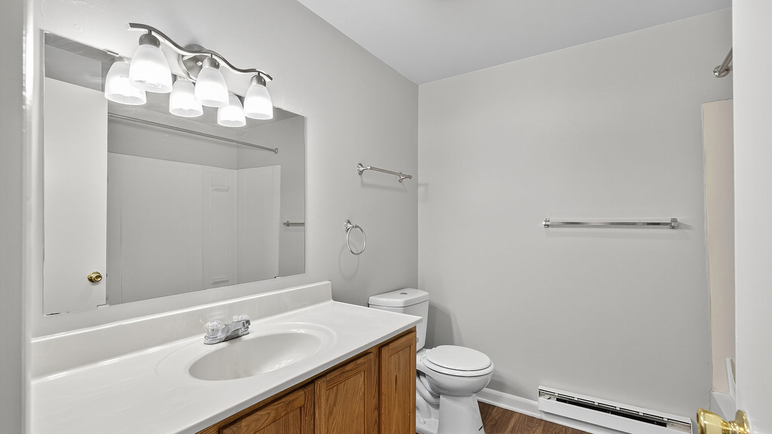The Reserve at Copper Chase Bathroom with shower/tub and single-sink vanity - apartments for rent near me York County, Pennsylvania - The Reserve at Copper Chase