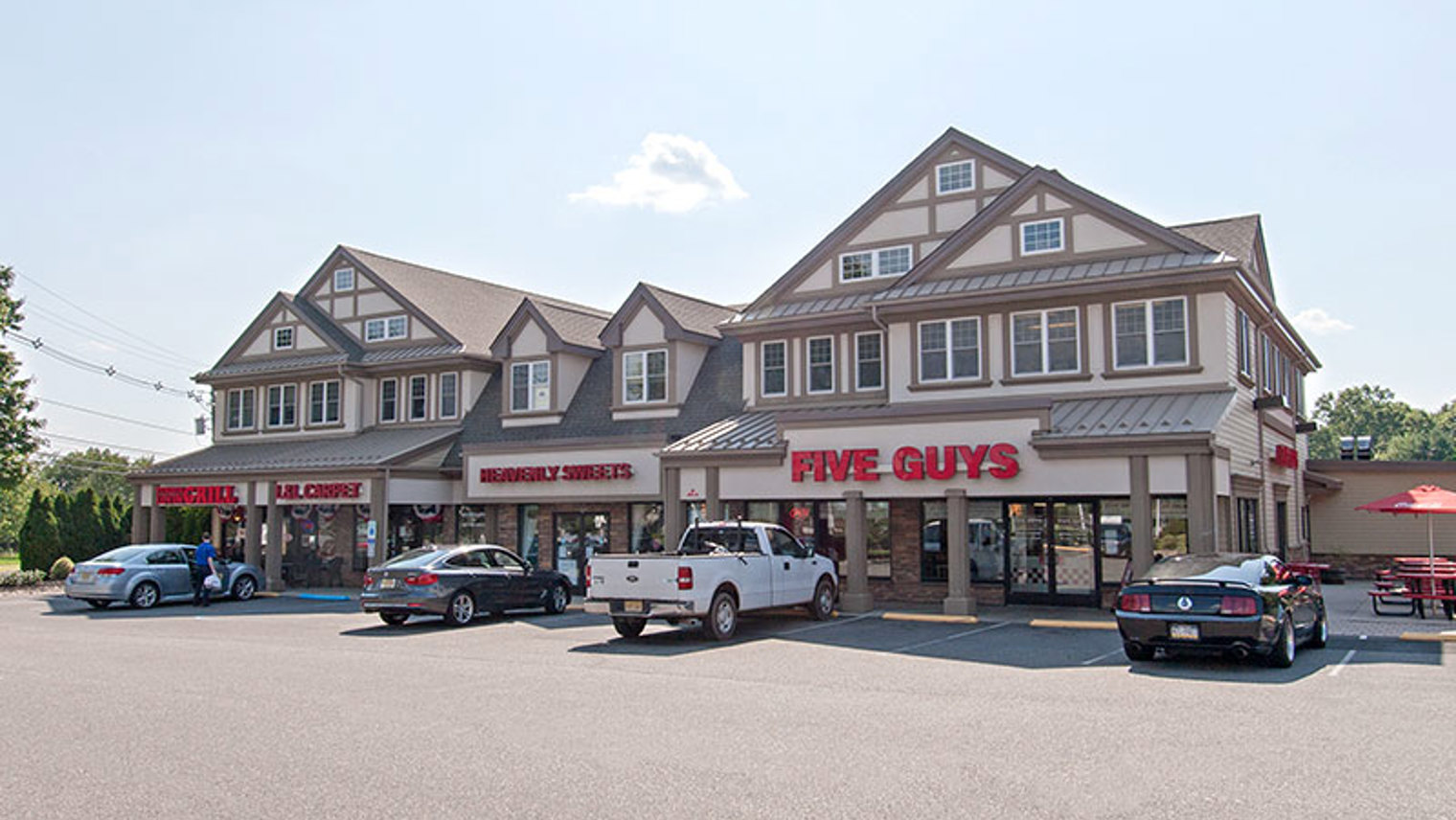 The Shoppes at Woods Tavern