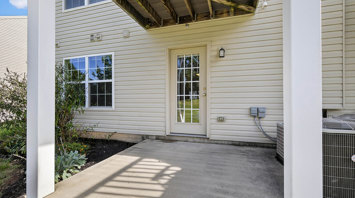 The View at Mackenzi Garden apartment with patio in York, PA – The View at Mackenzi