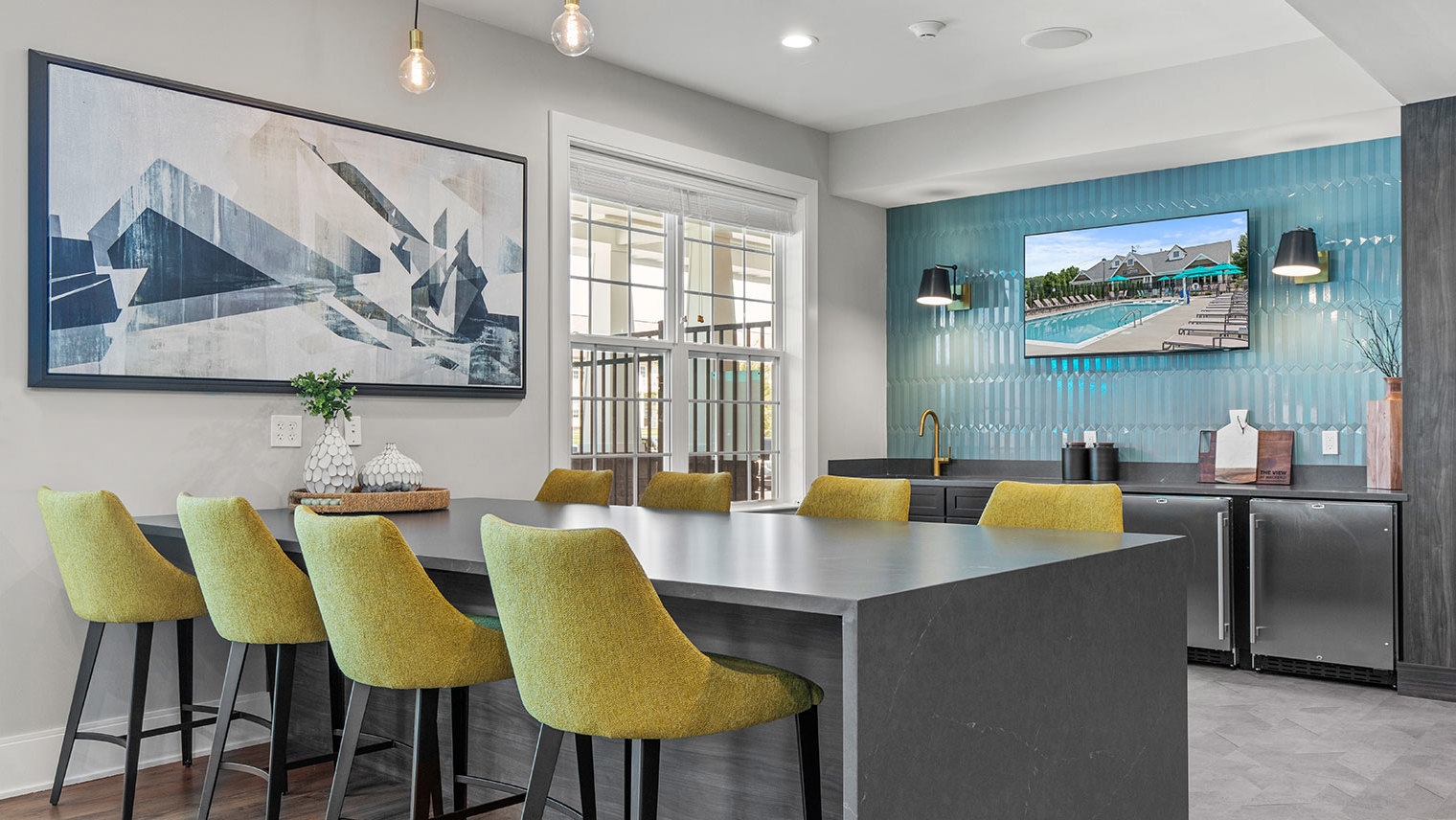 The View at Mackenzi Garden apartment rentals with a clubhouse lounge in York, PA – The View at Mackenzi