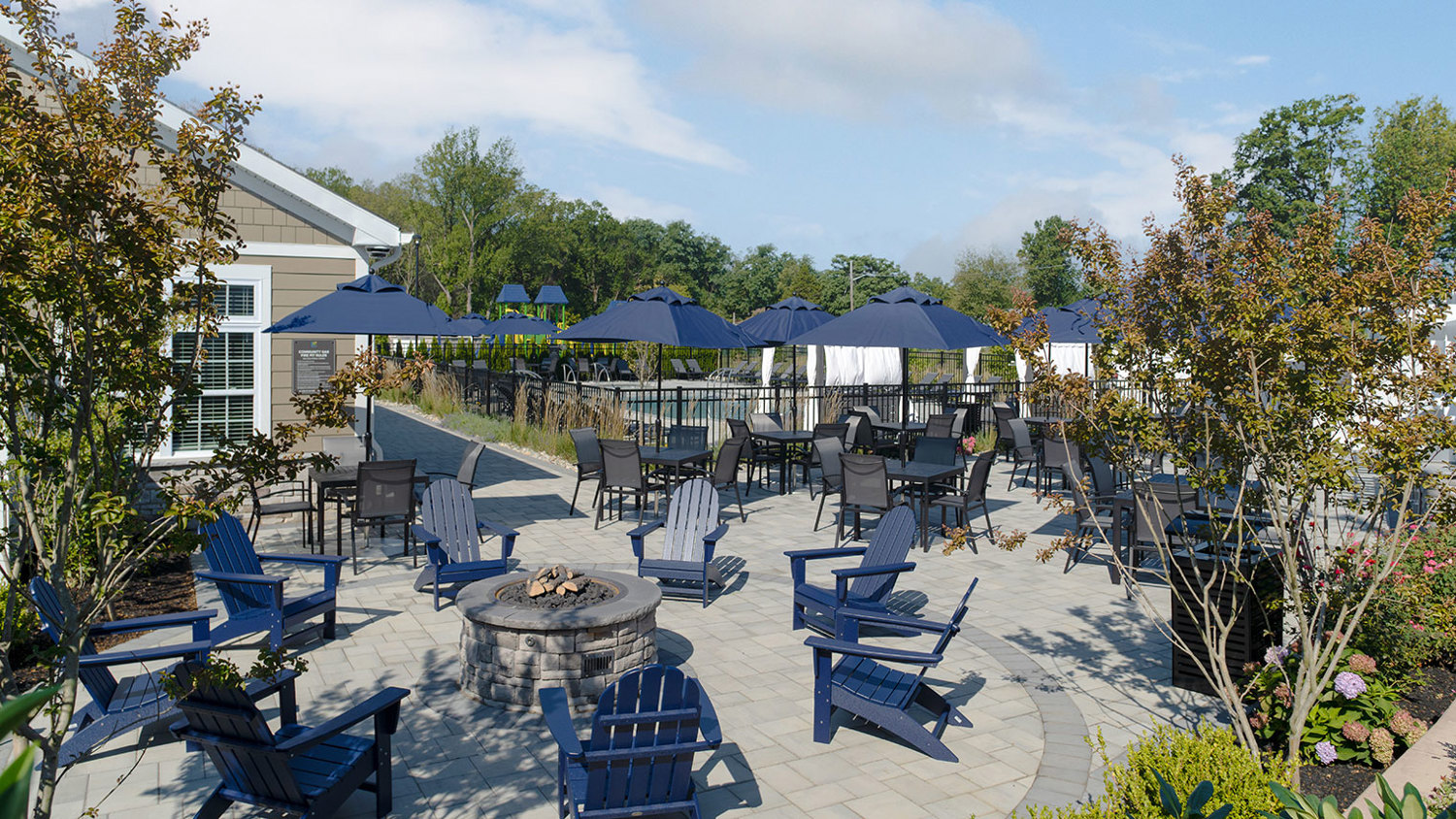 Luxury apartments with outdoor pool area in Bordentown, NJ – The Reserve at Crosswicks
