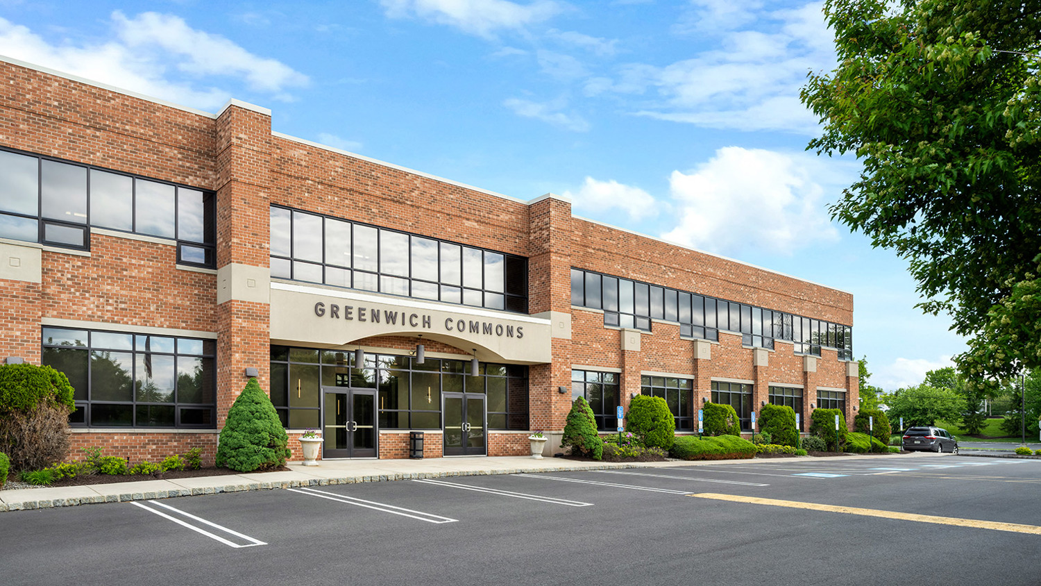 Exterior of Greenwich Commons office and medical building in Stewartsville, NJ