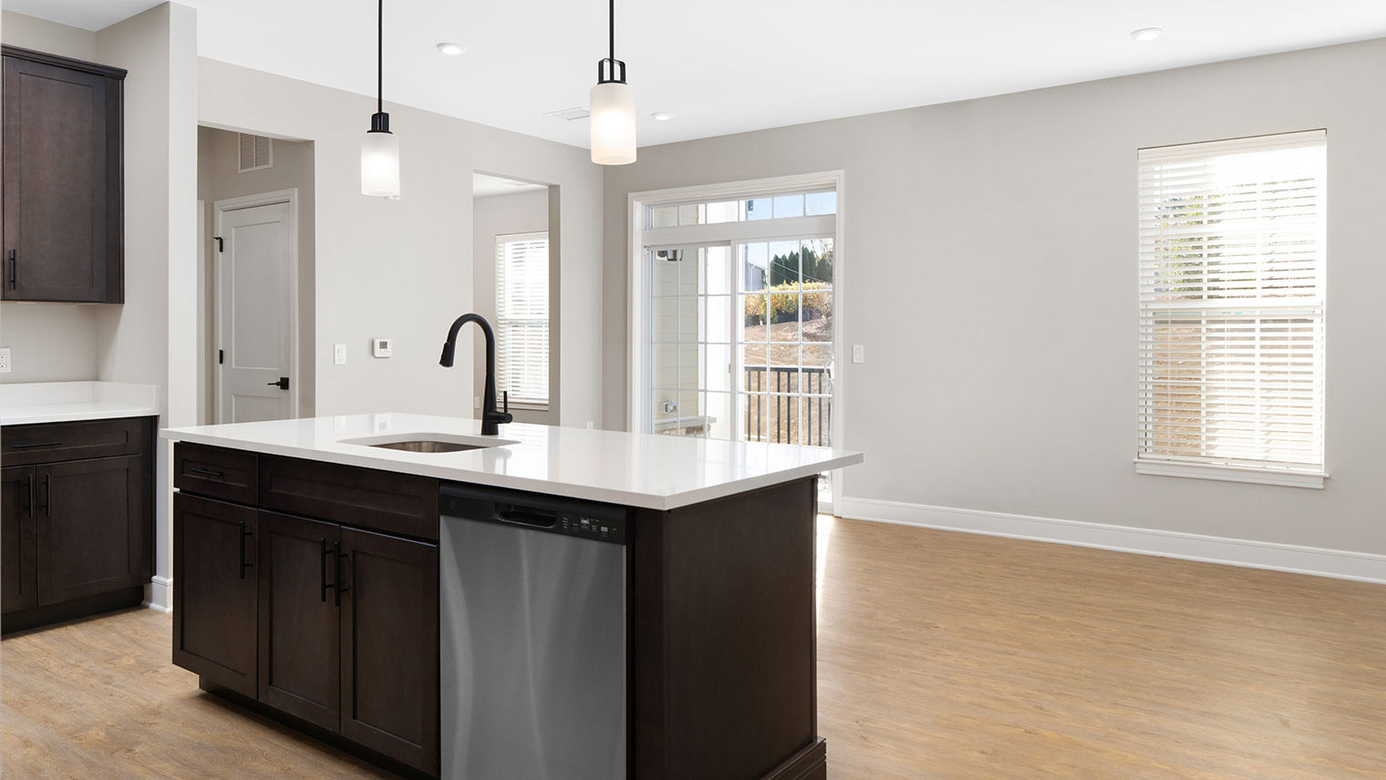 Monte View at Pohatcong Luxury apartment rentals kitchen and living room in Pohatcong, NJ –Monte View at Pohatcong