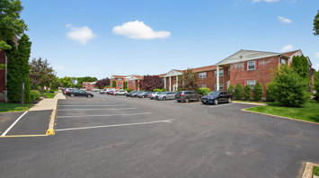 River Run Apartments Exterior view of garden 1-2 bedroom apartments in Bethlehem, PA – River Run Apartments