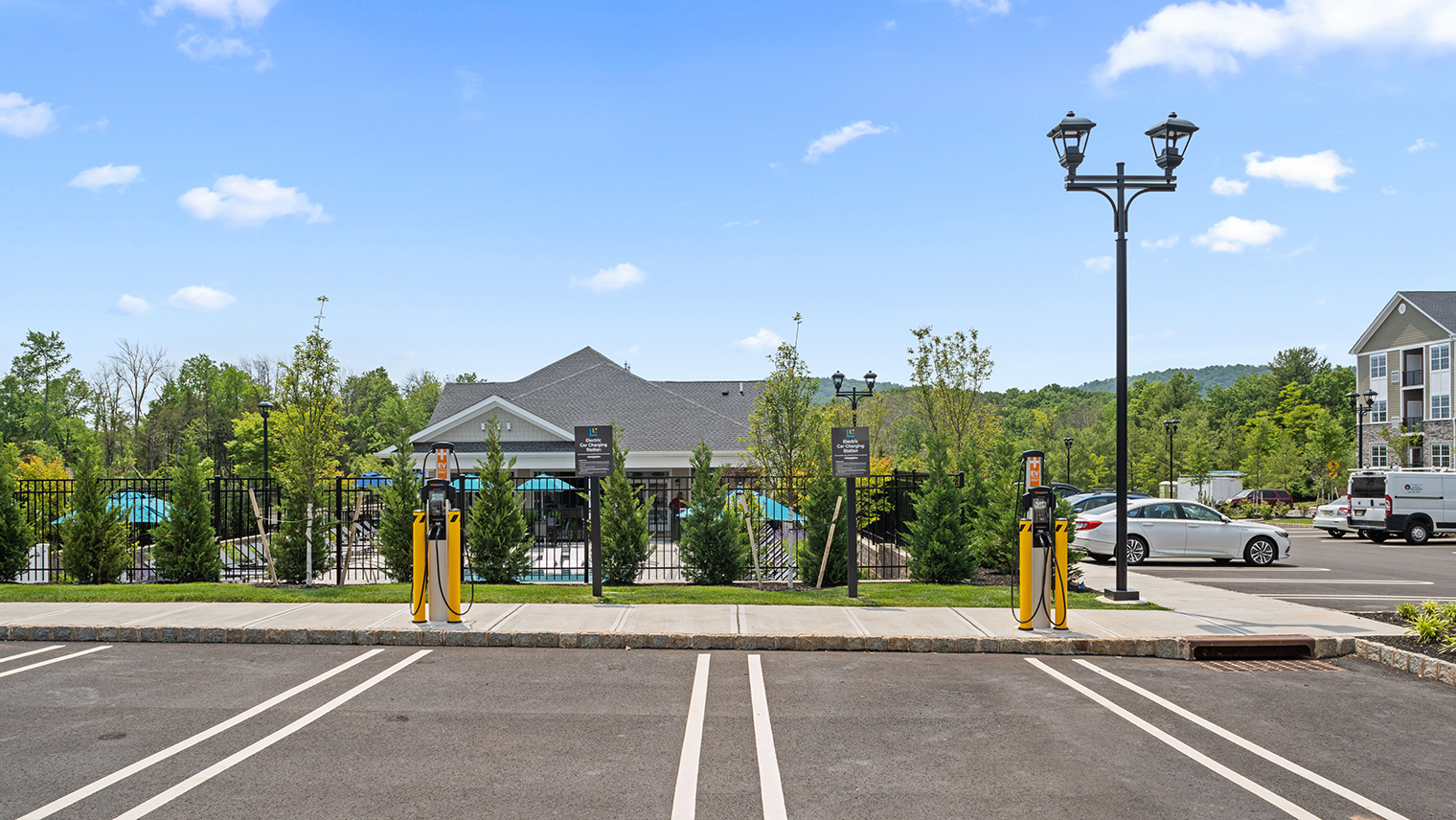 The Ridge at Readington Luxury apartments with electric car charging stations in Whitehouse Station, NJ – The Ridge at Readington