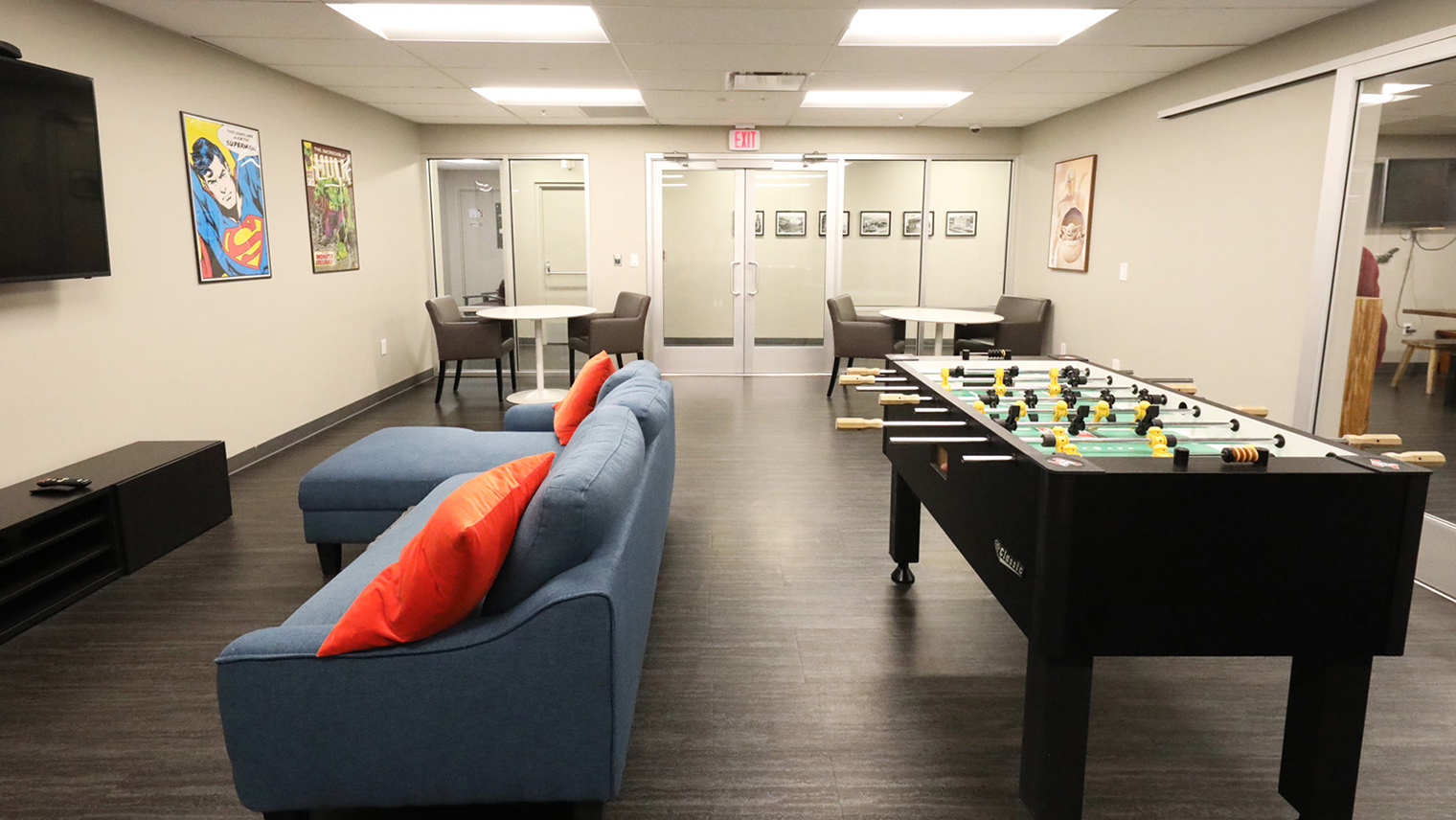 The Pinnacle at 65 Luxury pet friendly apartment rentals with lounge and game room in Bethlehem, PA – The Pinnacle @ 65