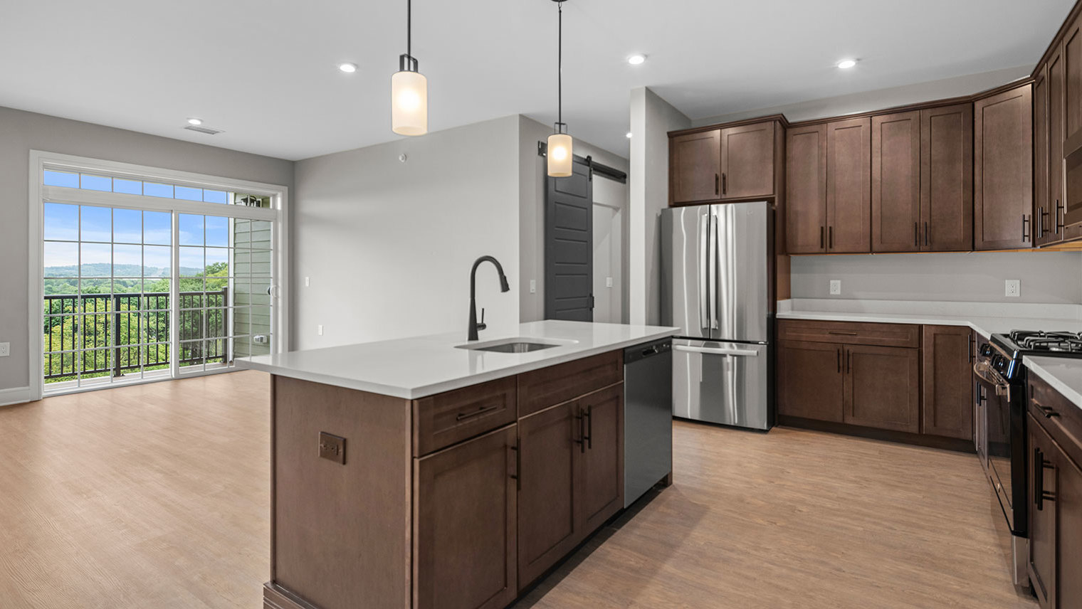 Monte View at Pohatcong Luxury elevator building apartment kitchen with an island andspacious great room in Pohatcong Twp, NJ – Monte View at Pohatcong