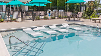 The View at Mackenzi Garden apartments with outdoor pool and tanning ledge in York, PA – The View at Mackenzi