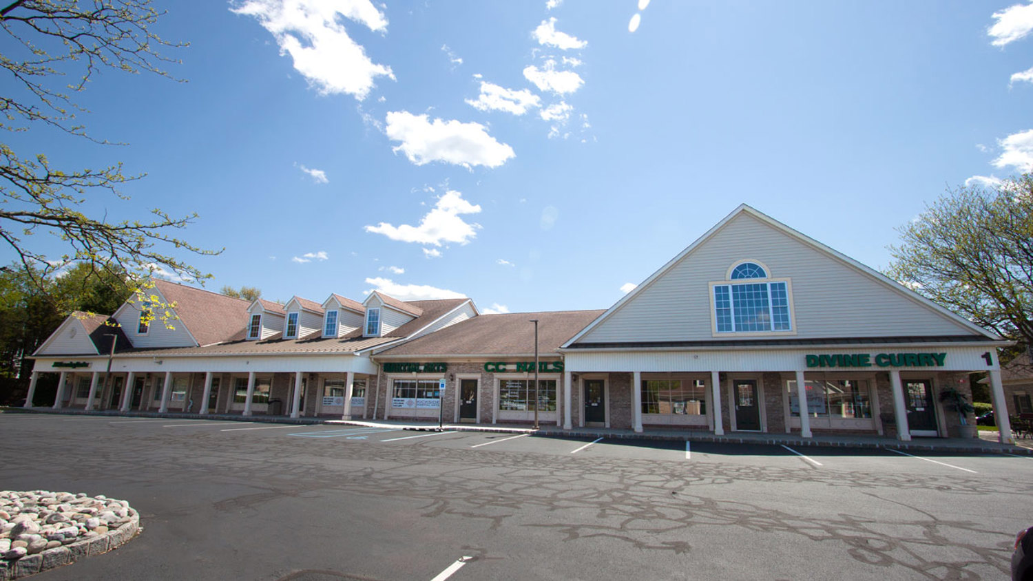 Larken Associates Welcomes a New Ice Cream Parlor to Kingsbridge Center in Hillsborough, NJ
