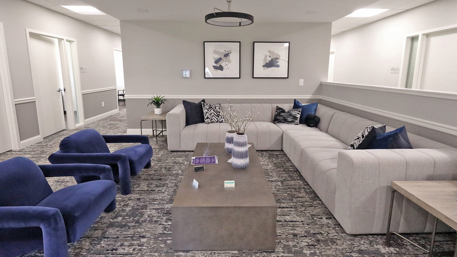 Suite Life at Branchburg Commons Fully furnished office suites’ lounge in Branchburg, NJ – Suite Life at Branchburg Commons
