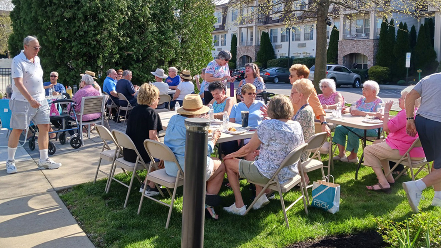 Larken Associates Celebrates Grand Opening of New Outdoor Amenity with Ribbon Cutting at Horizons at the Village at Whitehall