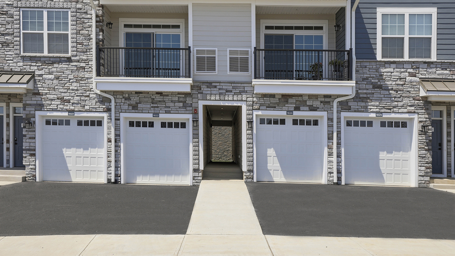 Trailside Village Garage Apartments Bldg 18E