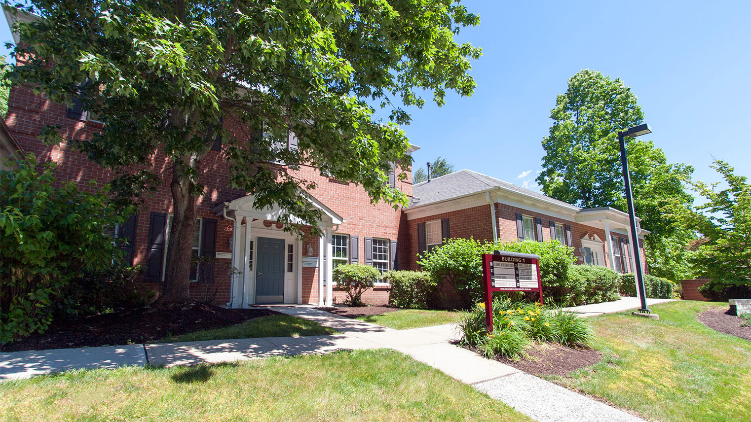 Montgomery Commons Turn-key office spaces for lease Princeton, New Jersey - Montgomery Commons