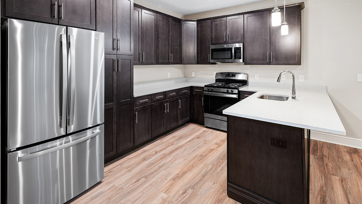 The Ridge at Readington Pet friendly apartment kitchen in Whitehouse Station, NJ – The Ridge at Readington