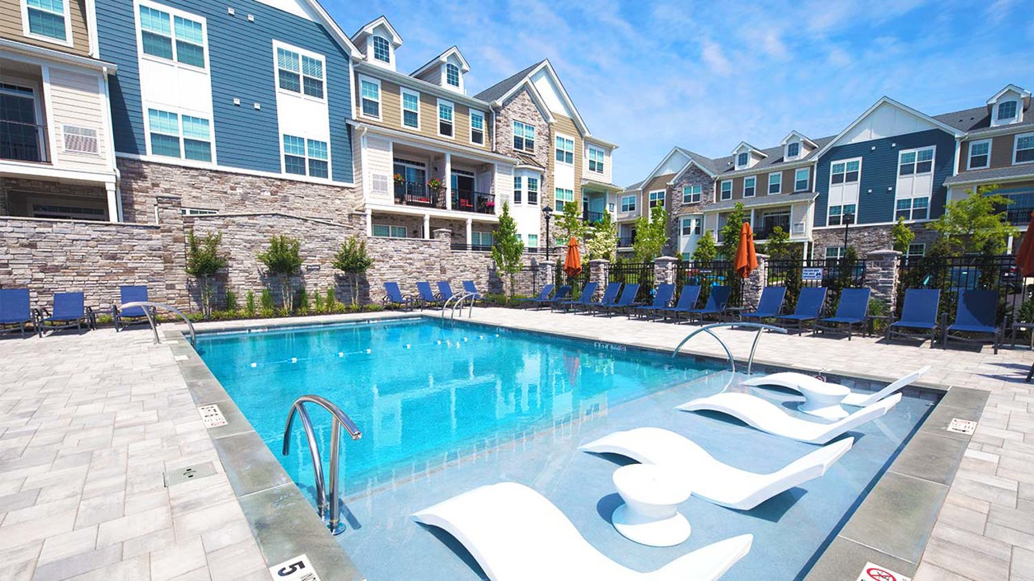 Luxury apartments with outdoor pool in Hillsborough, NJ – Hillsborough Village Center