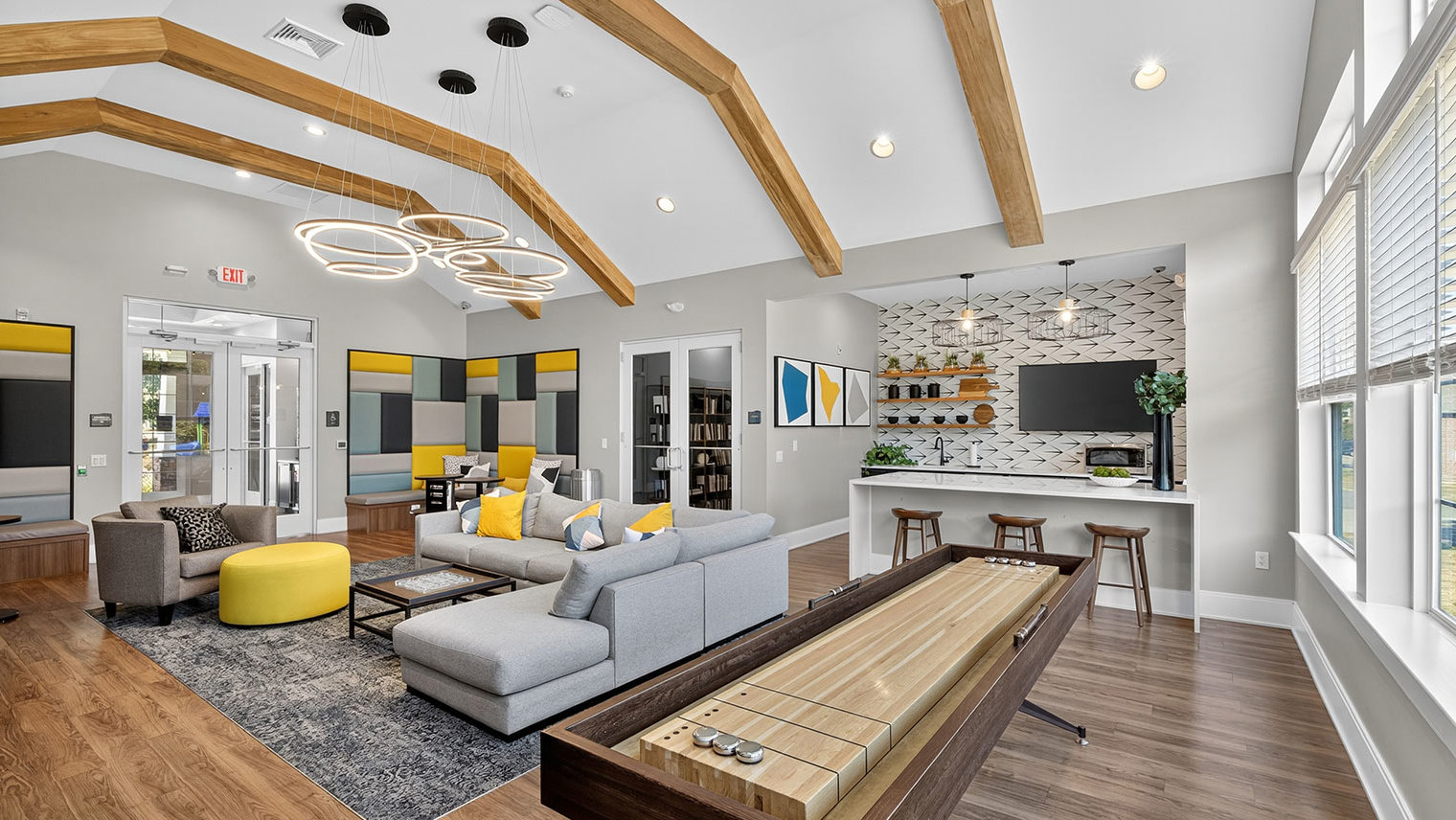 The Reserve at Copper Chase The Oaks at Copper Chase apartment rentals with lounge in York, PA