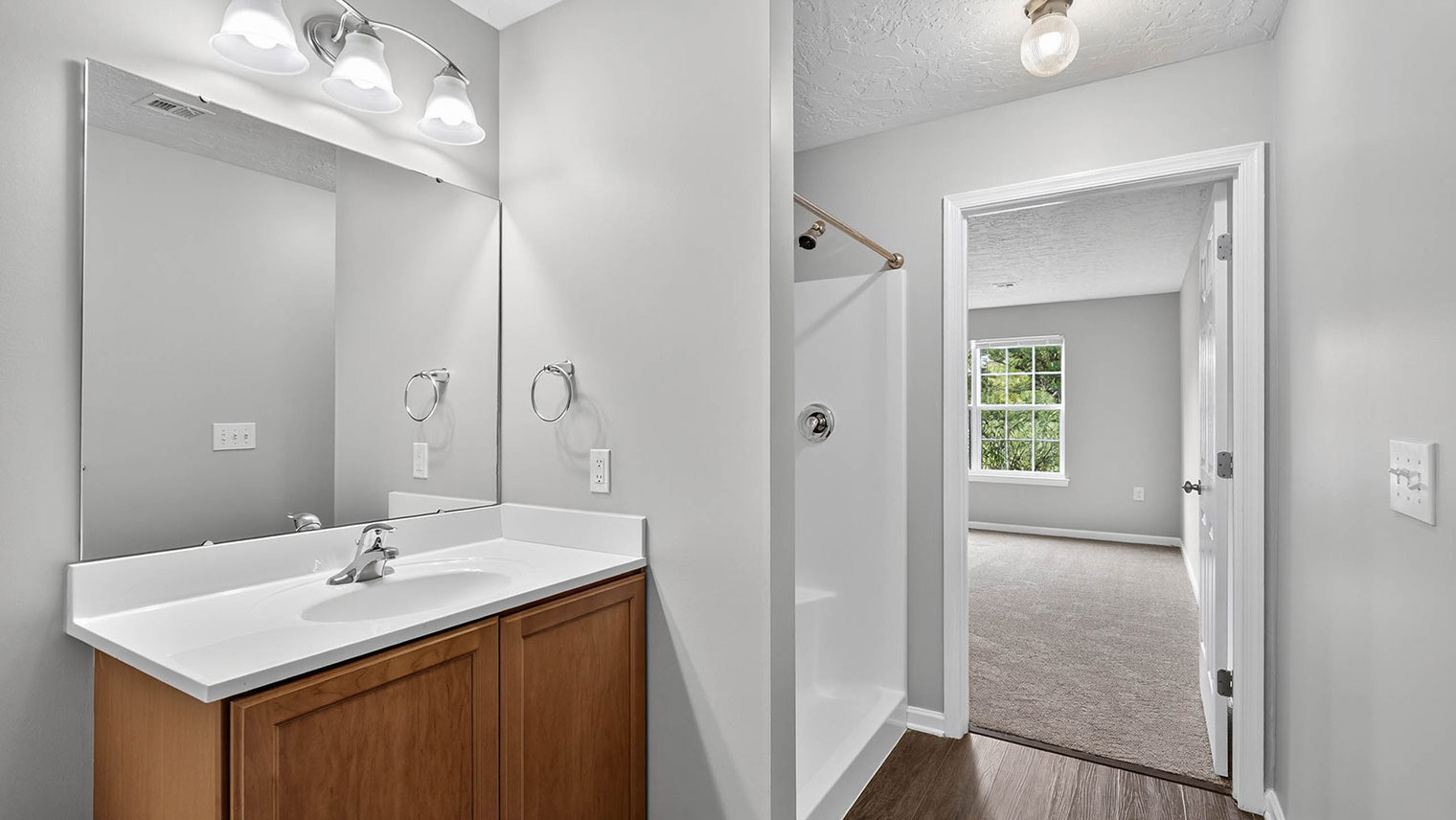 The View at Mackenzi Garden apartment second bathroom in York, PA – The View at Mackenzi
