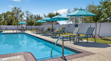 The Reserve at Copper Chase Pool area and outdoor seating at The Oaks and Reserve at Copper Chase in York, PA