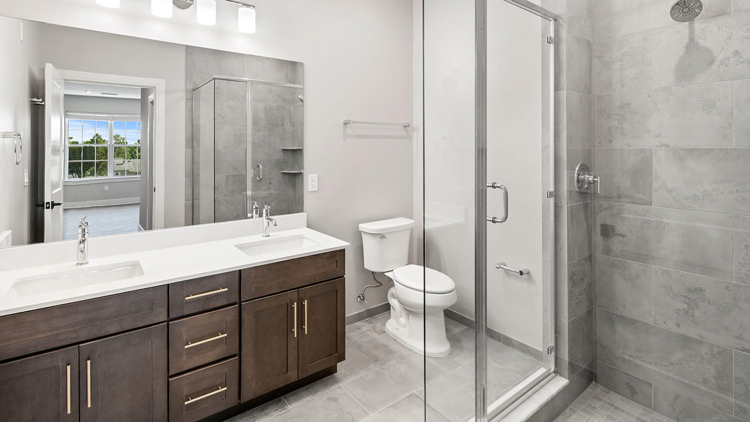 Luxury apartment bathroom in Bordentown, NJ – The Reserve at Crosswicks