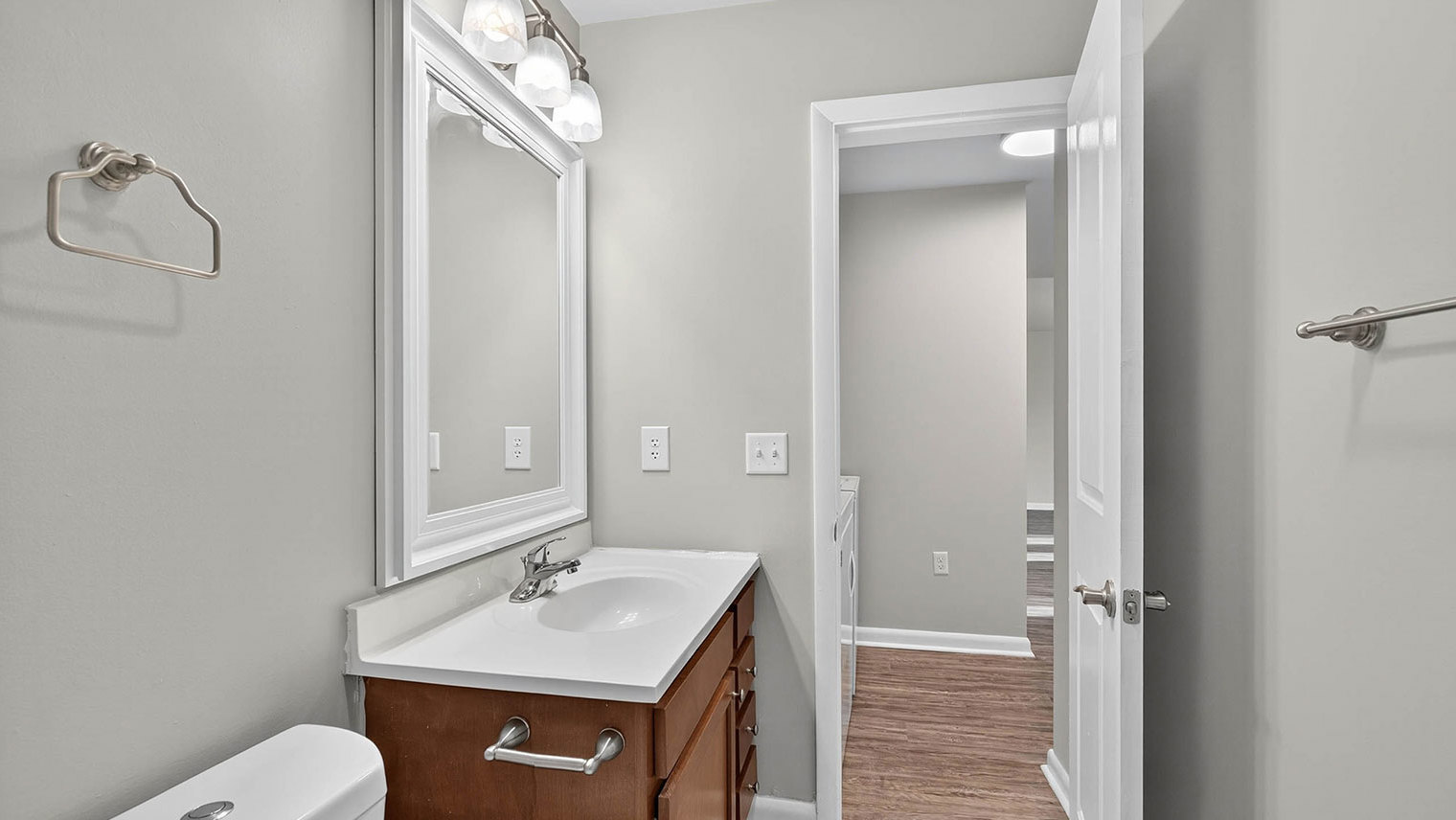 The Reserve at Copper Chase Modern primary bathroom with vanity in 1 bedroom apartment in York, PA – The Reserve at Copper Chase