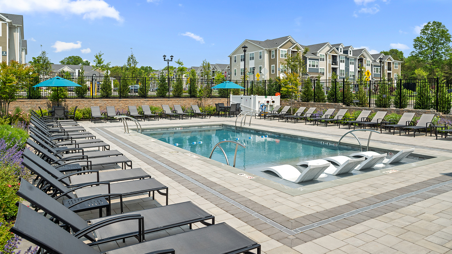 The Ridge at Readington Luxury apartments with outdoor heated pool in Whitehouse Station, NJ – The Ridge at Readington