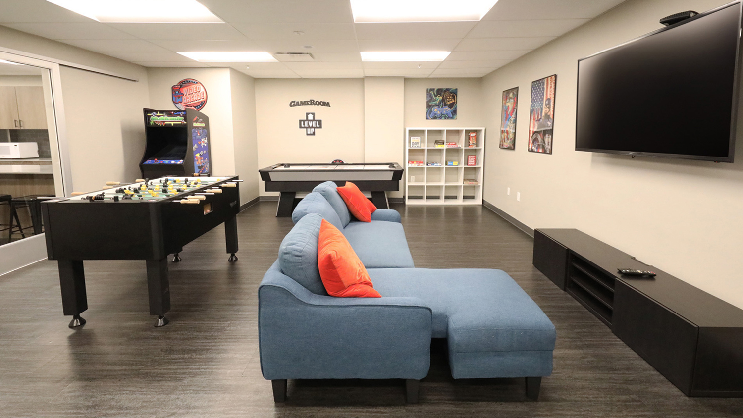 Pet friendly apartments with lounge and game room in Bethlehem, PA – The Pinnacle @ 65