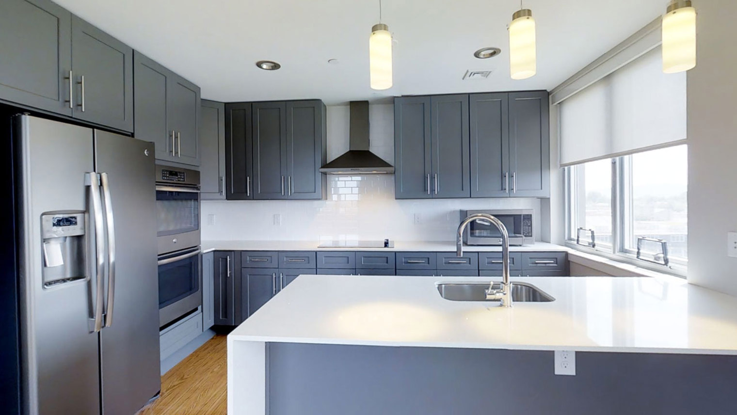 The Pinnacle at 65 3-Bedroom luxury apartment kitchen in Bethlehem, PA – The Pinnacle @ 65