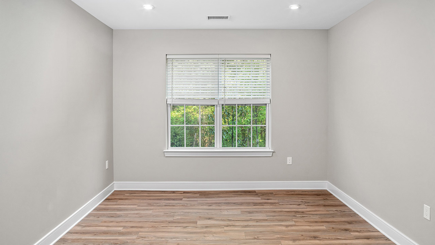 The Ridge at Readington Luxury elevator building apartment primary bedroom in Whitehouse Station, NJ – The Ridge at Readington