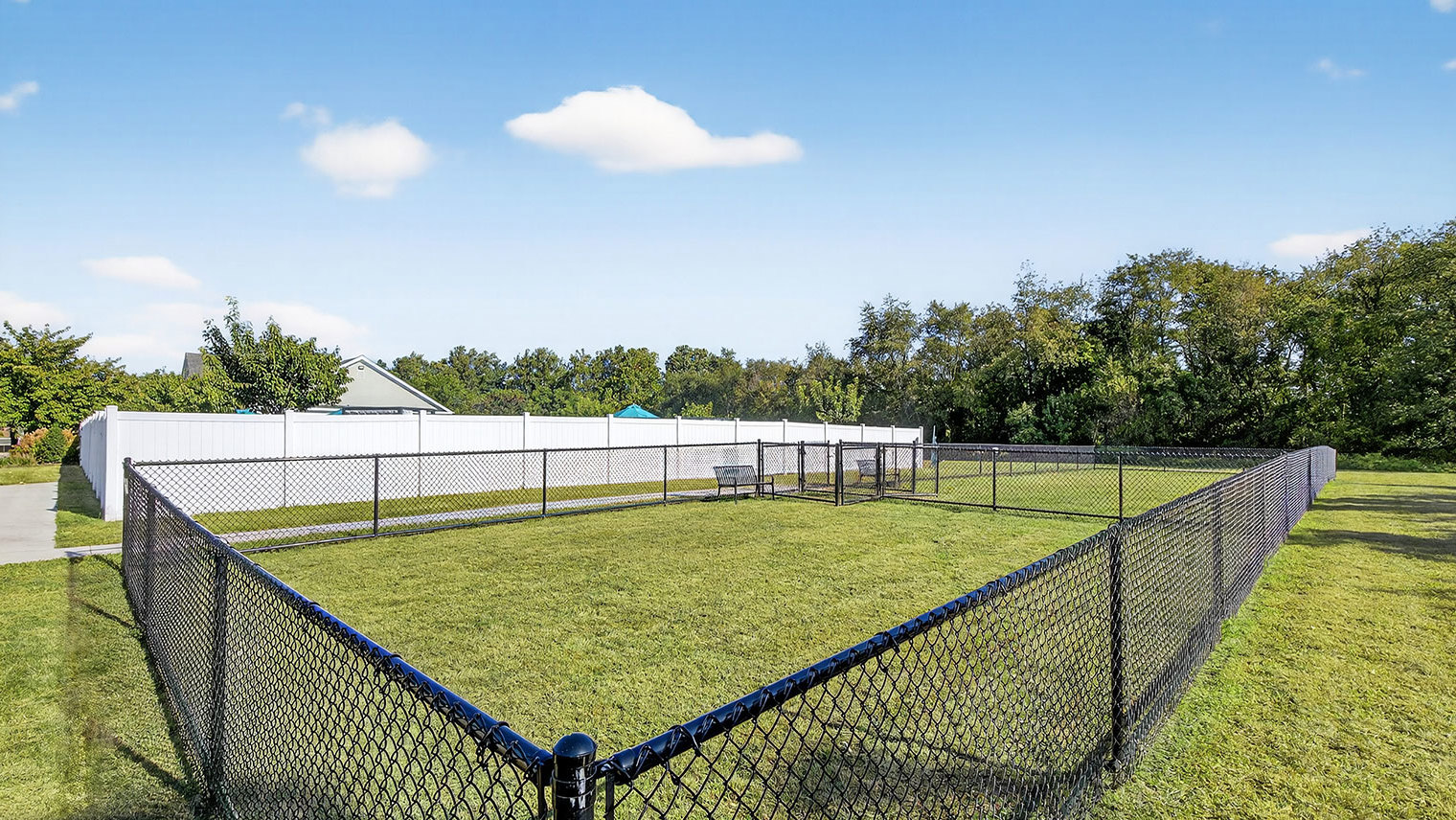 The Reserve at Copper Chase Pet friendly rentals with dog park in York, PA – The Oaks at Copper Chase