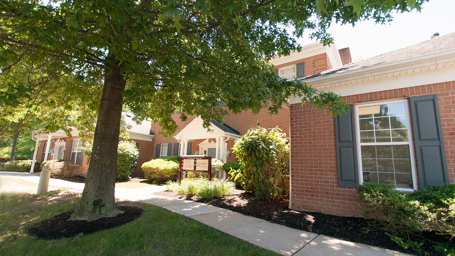 Montgomery Commons Turn-key office rental near me Princeton, New Jersey - Montgomery Commons