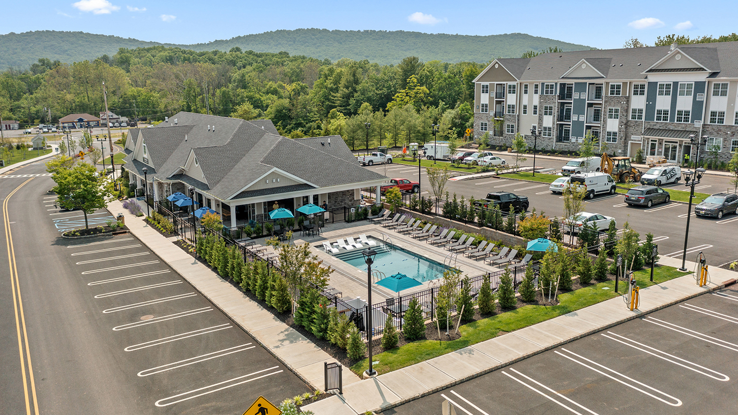 Luxury apartments with outdoor pool in Whitehouse Station, NJ – The Ridge at Readington