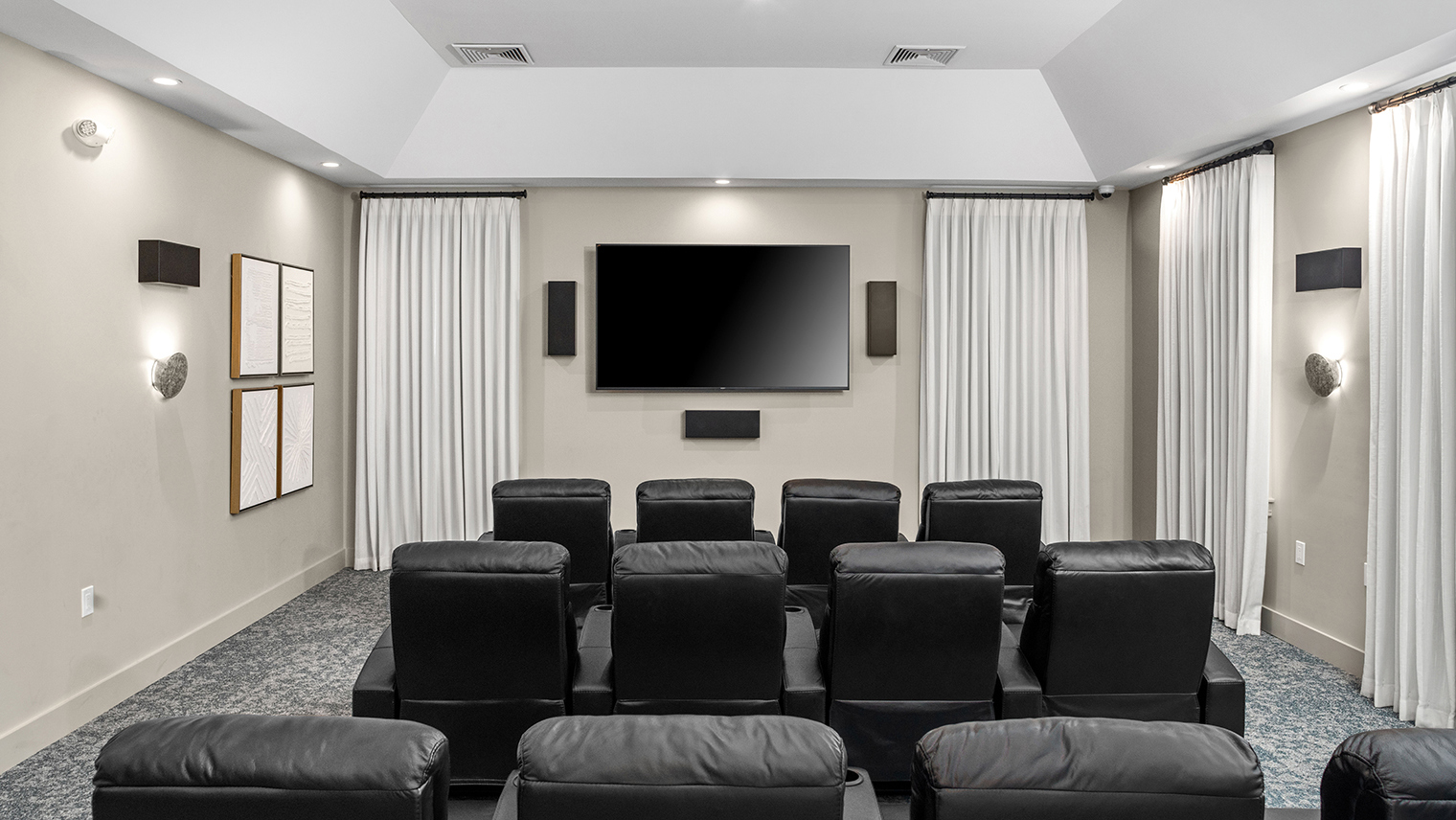 The Ridge at Readington Luxury apartments with clubhouse theater room in Whitehouse Station, NJ – The Ridge at Readington