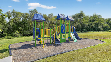 The Reserve at Copper Chase Pet friendly rentals with tot lot in York, PA – The Oaks at Copper Chase