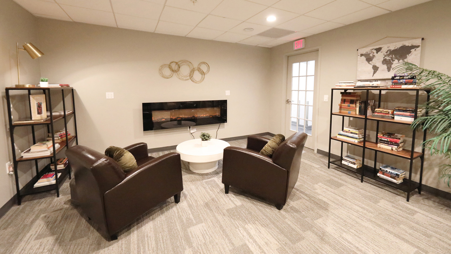 The Pinnacle at 65 Luxury pet friendly apartment rentals with lounge and reading room in Bethlehem, PA – The Pinnacle @ 65