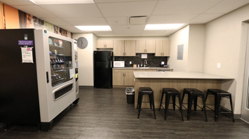 The Pinnacle at 65 Luxury apartment rentals with lounge and eat-in kitchen in Bethlehem, PA – The Pinnacle @ 65