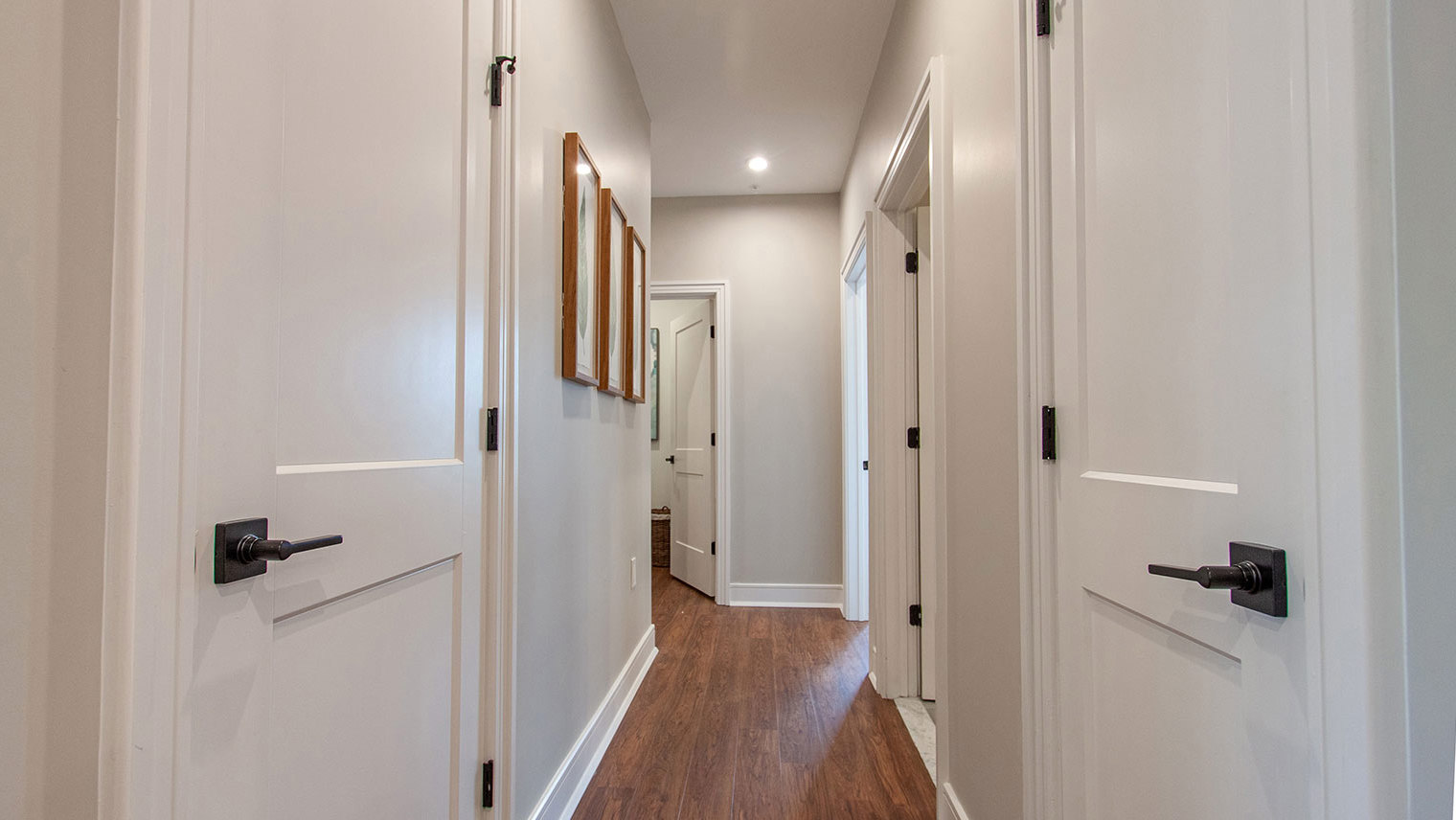 Horizons at Autumn Ridge 55+ active adult garden apartment hallway in Lopatcong, NJ – Horizons at Autumn Ridge
